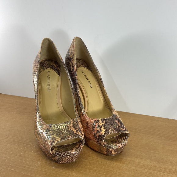 Gianni Bini Size 8 Peep Toe Platform Heels Snake Skin Print - Picture 11 of 12